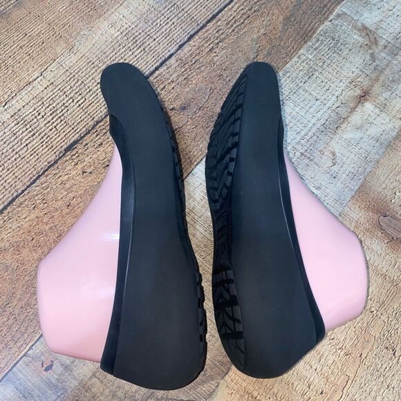 CROCS - WOMEN MAMMOTH FLAT SHOES - Picture 3 of 8